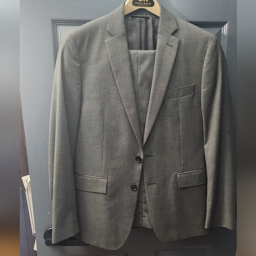 Ryan Seacrest suit set